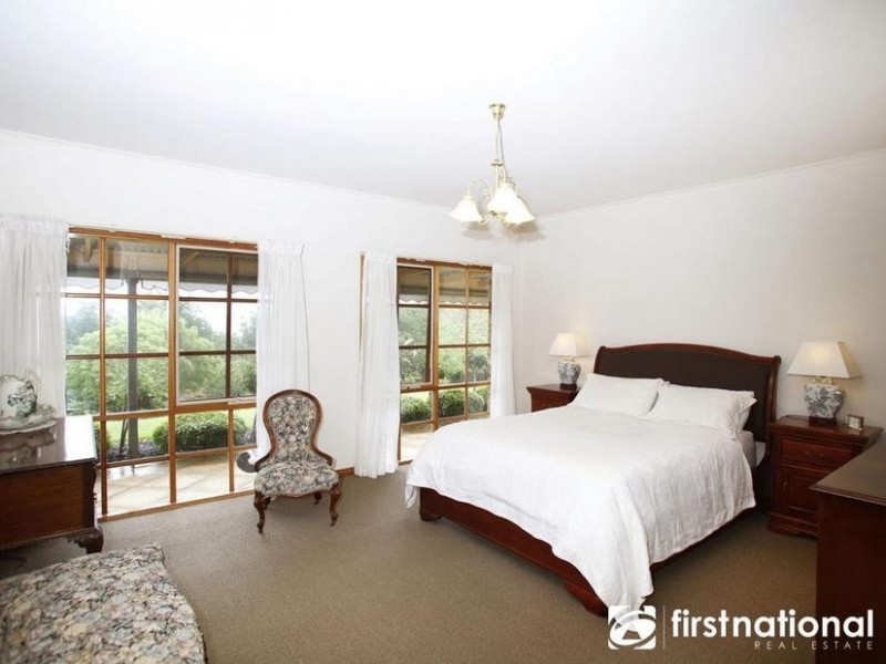 70 Sanders Rd, Garfield North VIC 3814
