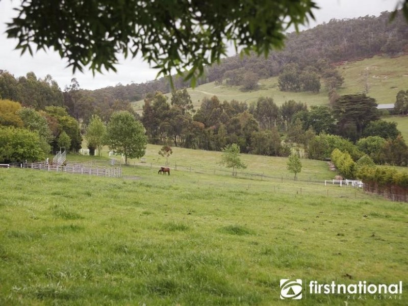 70 Sanders Rd, Garfield North VIC 3814
