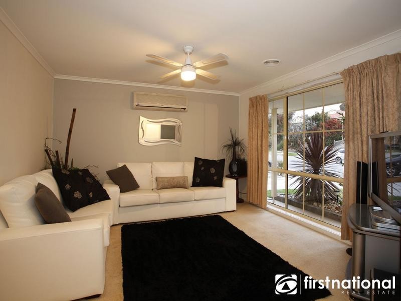 13 Ben Drive, Pakenham VIC 3810