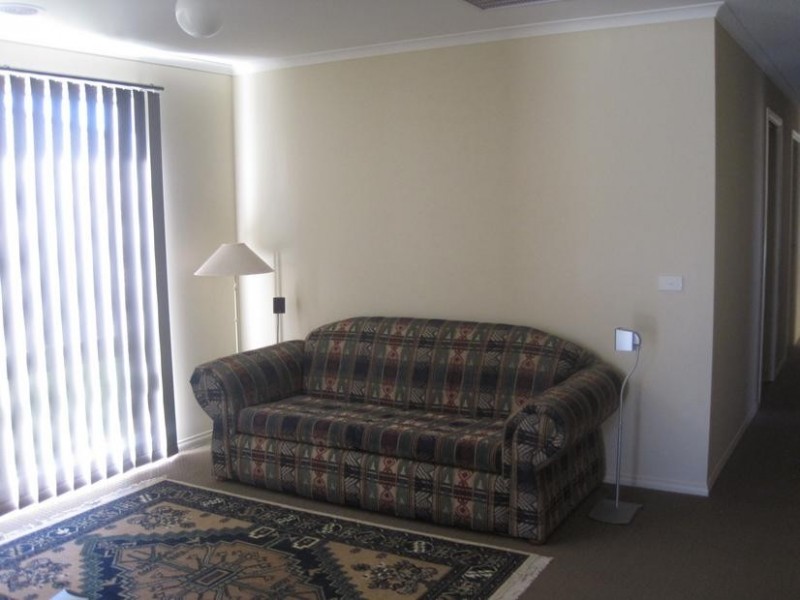 69 Melissa Way, Pakenham VIC 3810