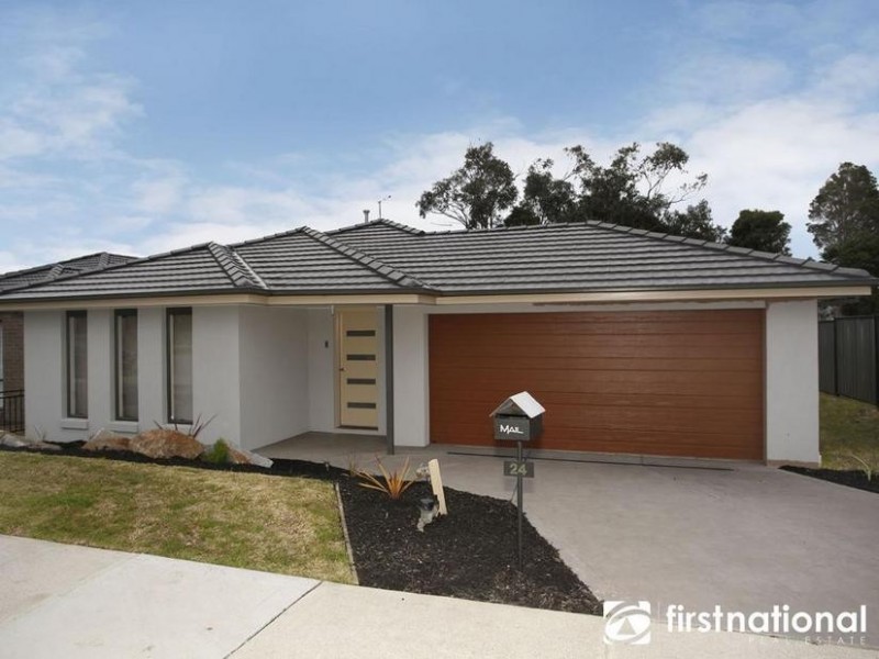 24 Windermere Boulevard, Pakenham VIC 3810
