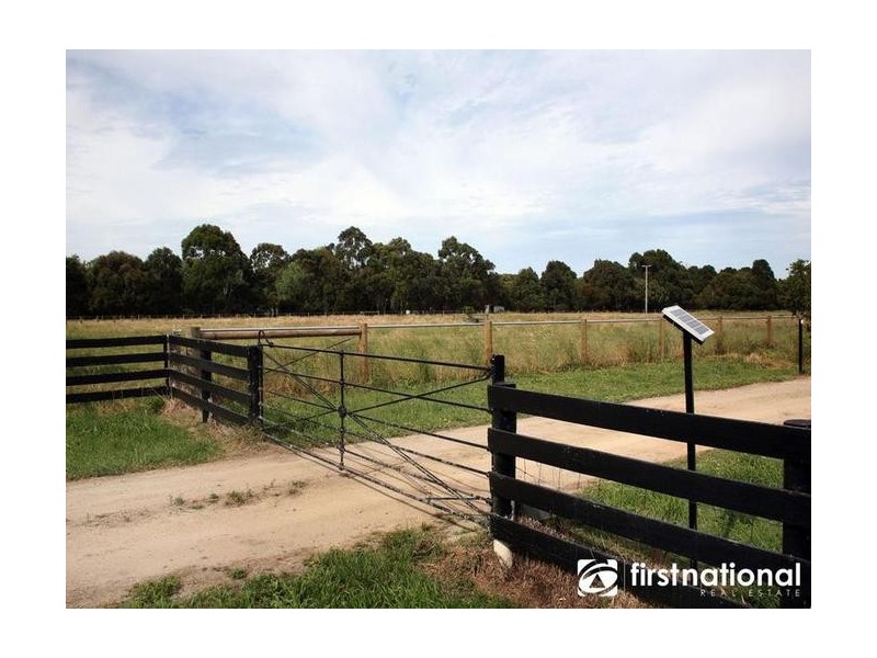 590 Seven Mile Rd, Nar Nar Goon VIC 3812
