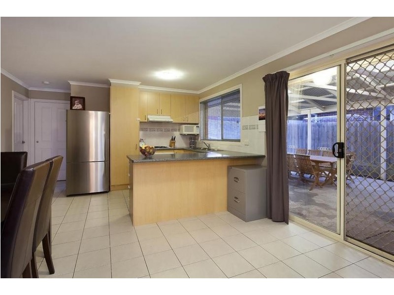 11 Ben Drive, Pakenham VIC 3810