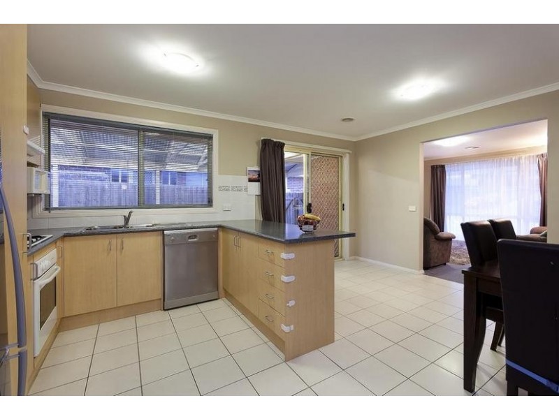 11 Ben Drive, Pakenham VIC 3810