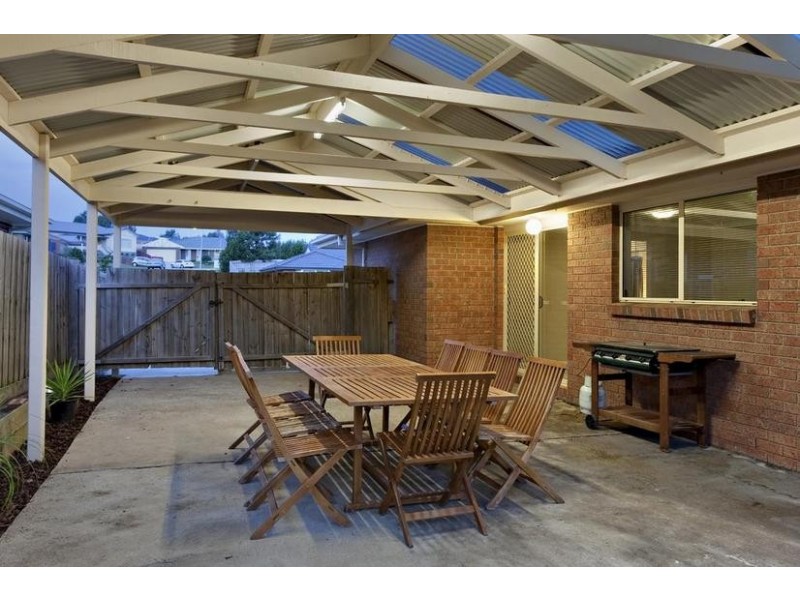 11 Ben Drive, Pakenham VIC 3810