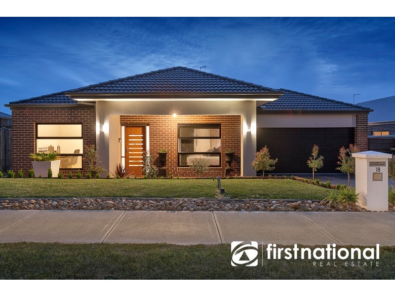 18 Landy Circuit, Pakenham VIC 3810