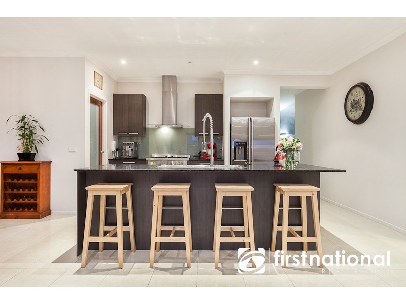 18 Landy Circuit, Pakenham VIC 3810