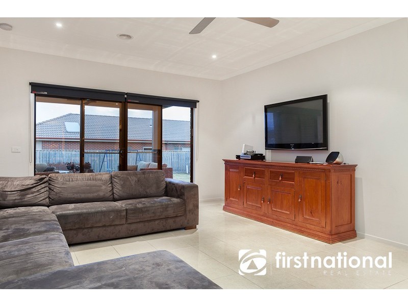 18 Landy Circuit, Pakenham VIC 3810