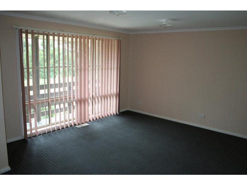 31 Riviera Drive, Pakenham VIC 3810