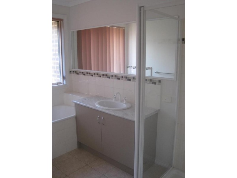 31 Riviera Drive, Pakenham VIC 3810