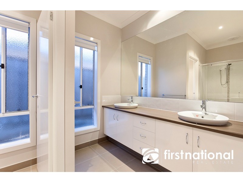 29 Arthur Phillip Drive, Pakenham VIC 3810