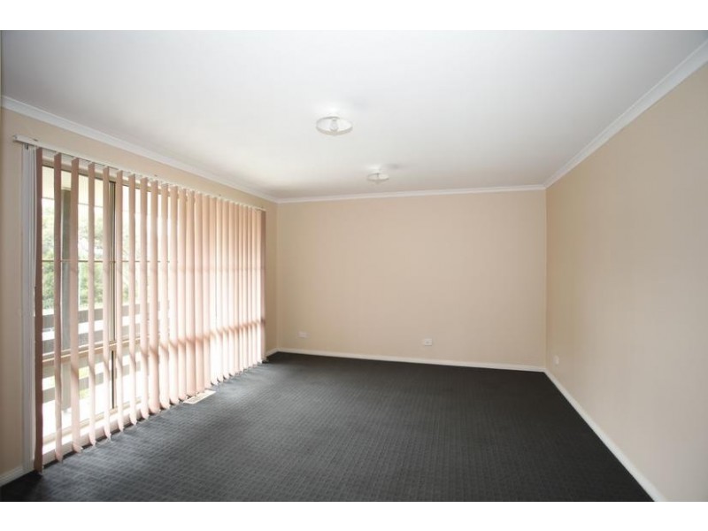 31 Riviera Drive, Pakenham VIC 3810