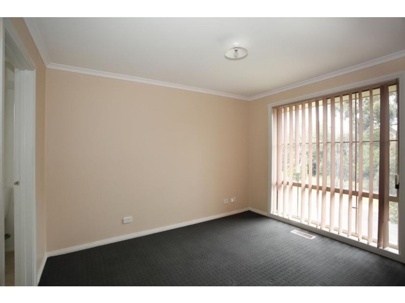 31 Riviera Drive, Pakenham VIC 3810