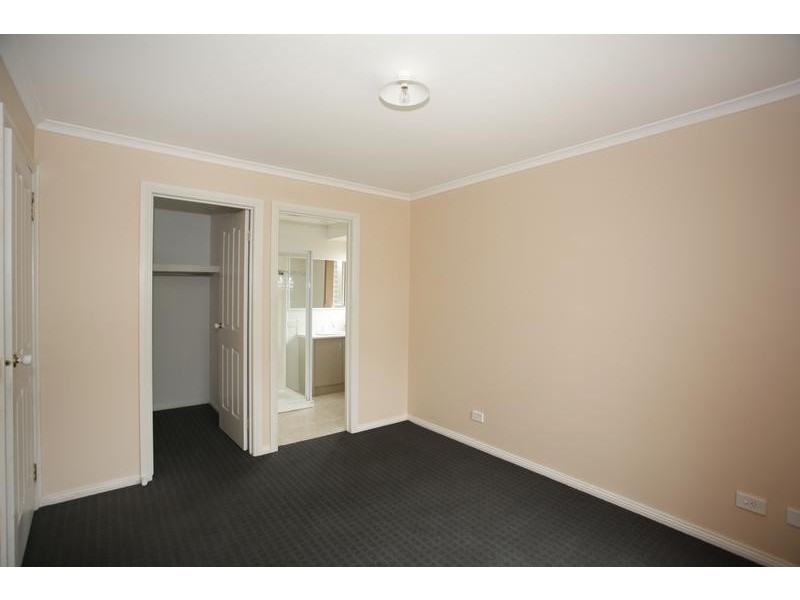 31 Riviera Drive, Pakenham VIC 3810