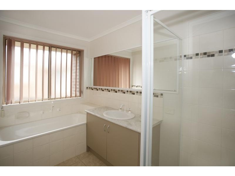 31 Riviera Drive, Pakenham VIC 3810