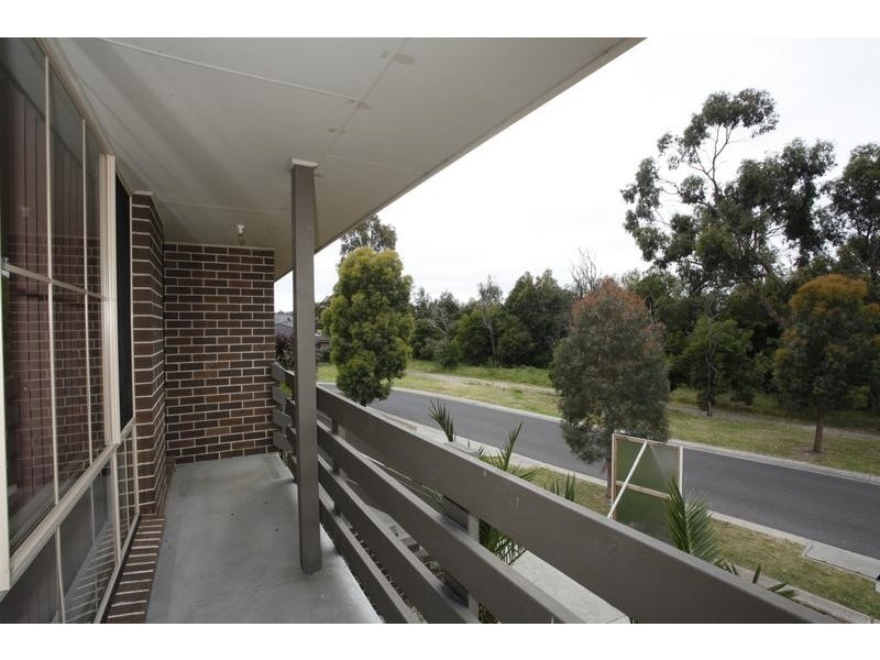 31 Riviera Drive, Pakenham VIC 3810