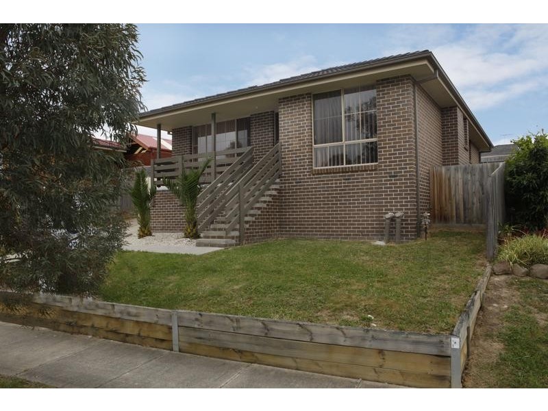 31 Riviera Drive, Pakenham VIC 3810