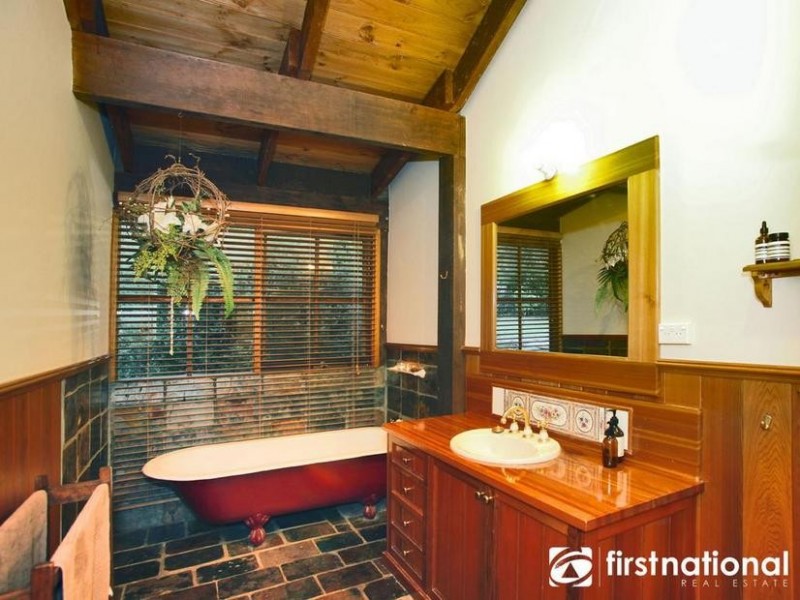 3 May Court, Garfield VIC 3814