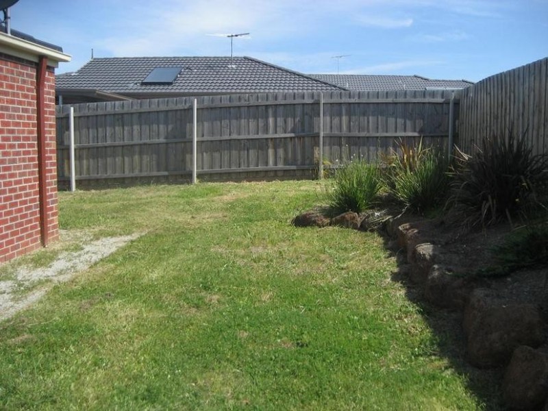 9 Torre Road, Pakenham VIC 3810