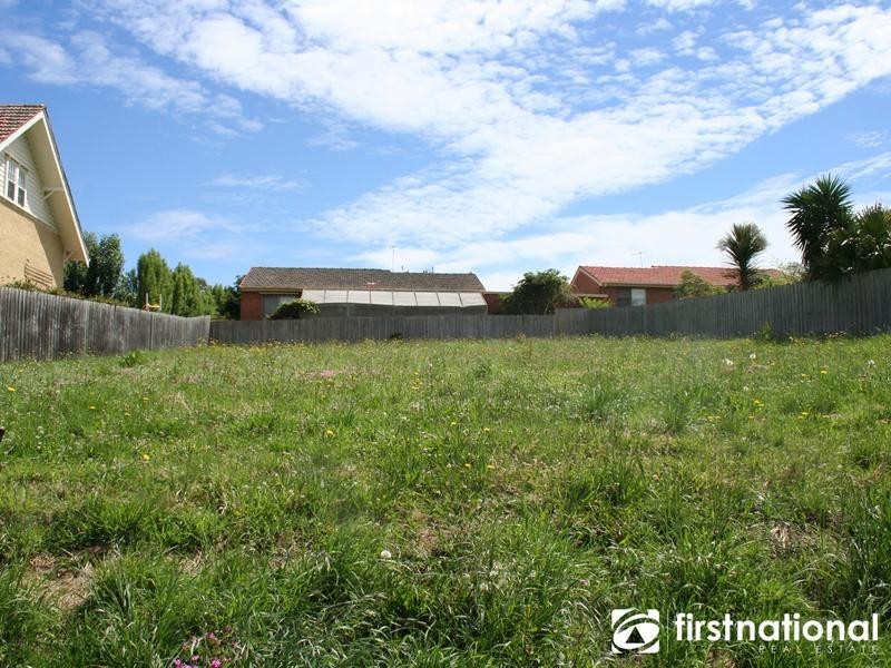 27 Jacqueline Place, Pakenham VIC 3810