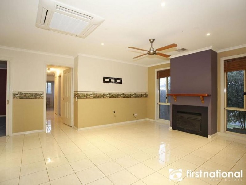 11 Camelia Way, Pakenham VIC 3810