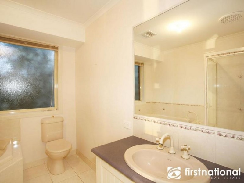 11 Camelia Way, Pakenham VIC 3810