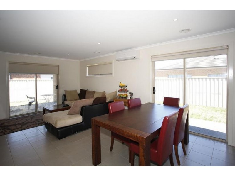 3 Victory Drive, Pakenham VIC 3810