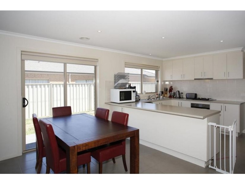 3 Victory Drive, Pakenham VIC 3810