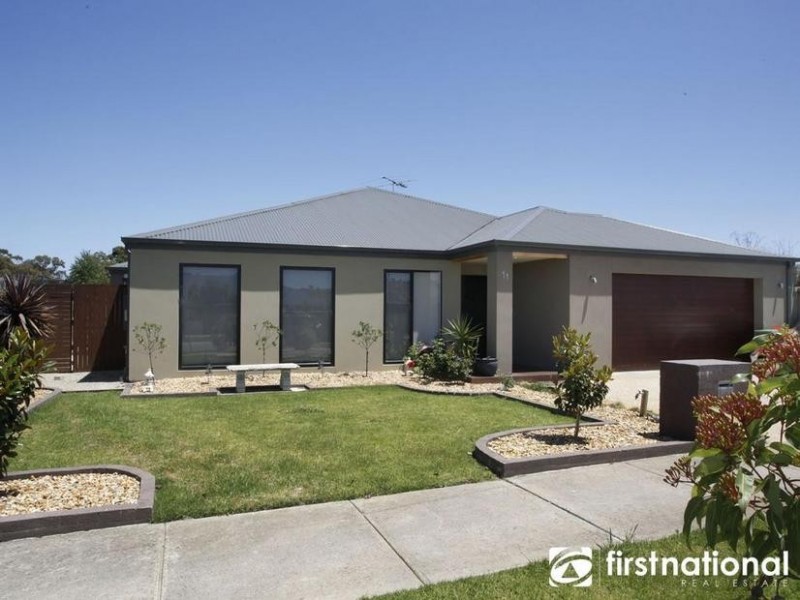 11 Mia Drive, Pakenham VIC 3810