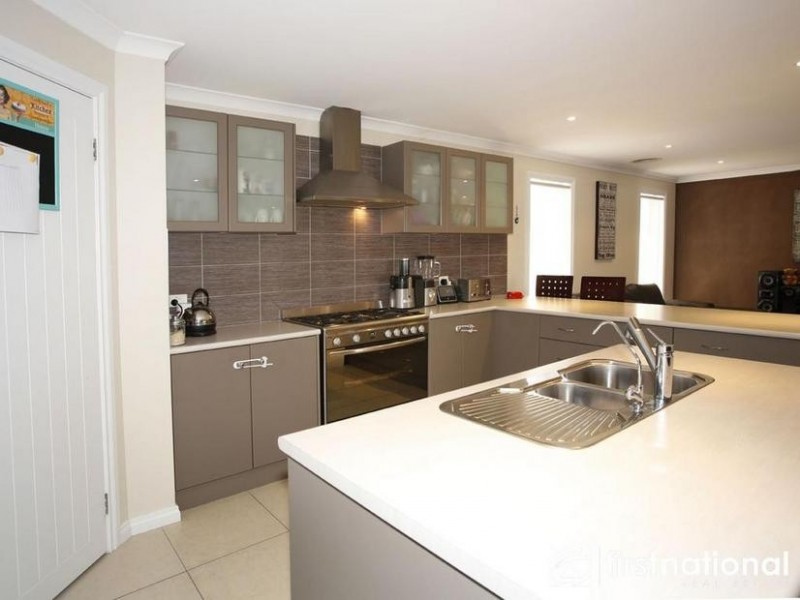 11 Mia Drive, Pakenham VIC 3810