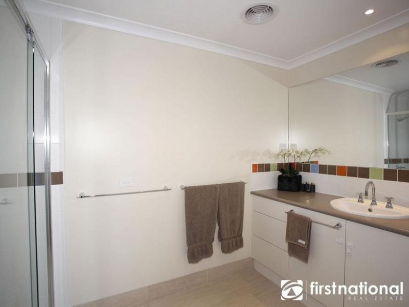 11 Mia Drive, Pakenham VIC 3810