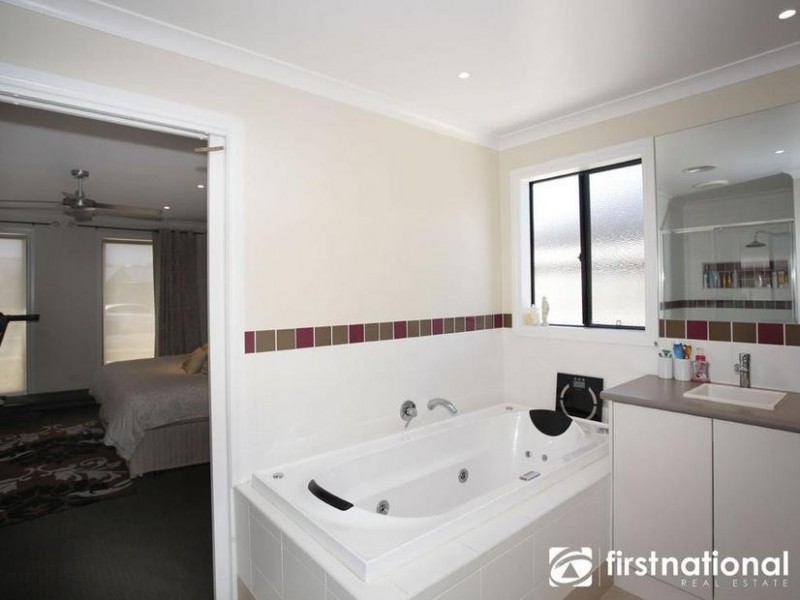 11 Mia Drive, Pakenham VIC 3810