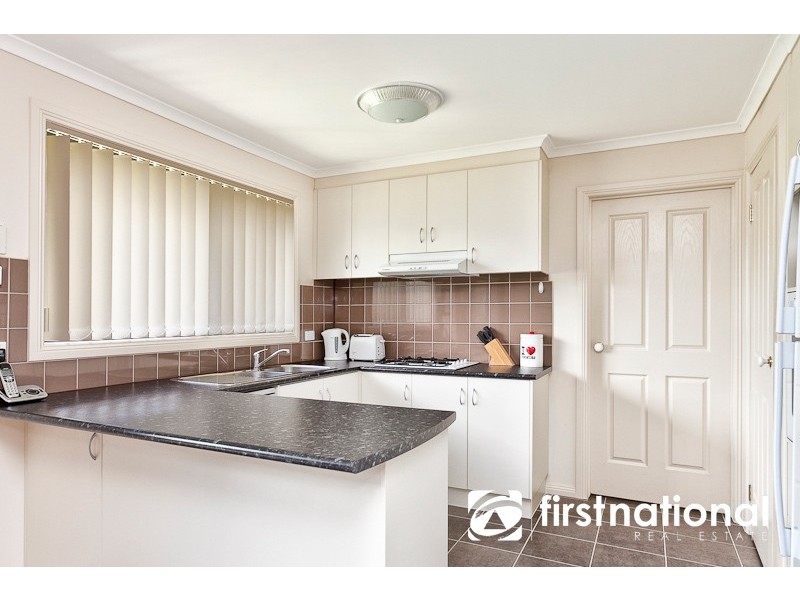 27 Riviera Drive, Pakenham VIC 3810