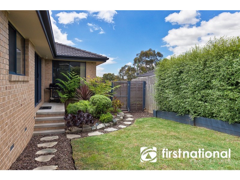 27 Riviera Drive, Pakenham VIC 3810
