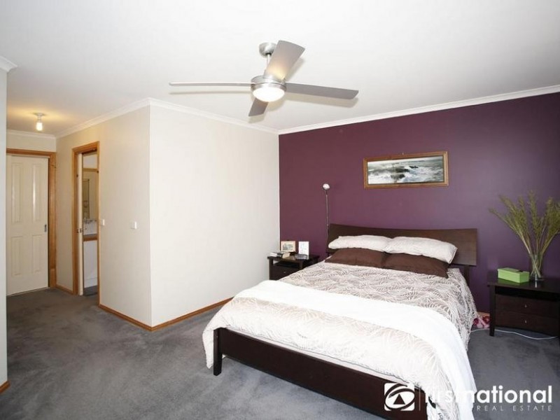 53 Highland Drive, Pakenham VIC 3810