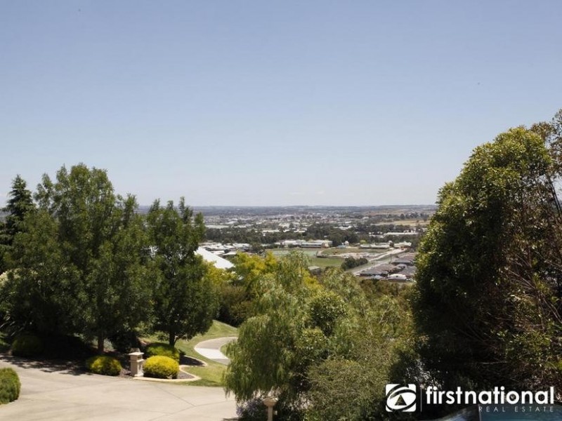 53 Highland Drive, Pakenham VIC 3810