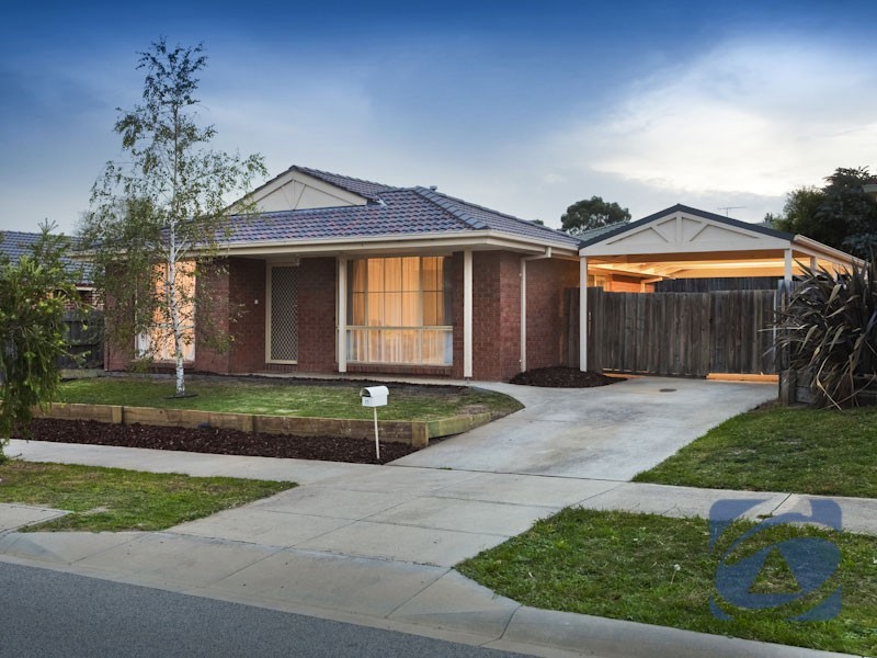 11 Ben Drive, Pakenham VIC 3810
