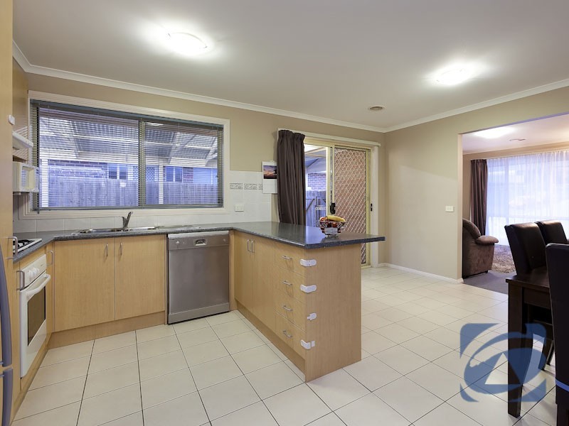 11 Ben Drive, Pakenham VIC 3810