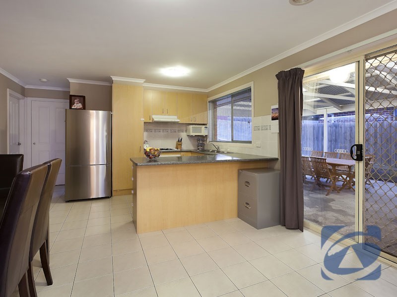 11 Ben Drive, Pakenham VIC 3810