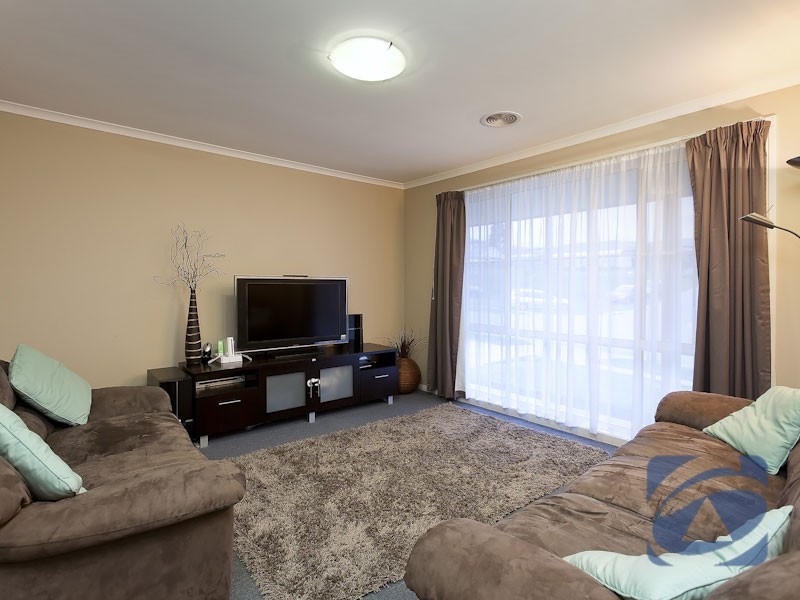 11 Ben Drive, Pakenham VIC 3810