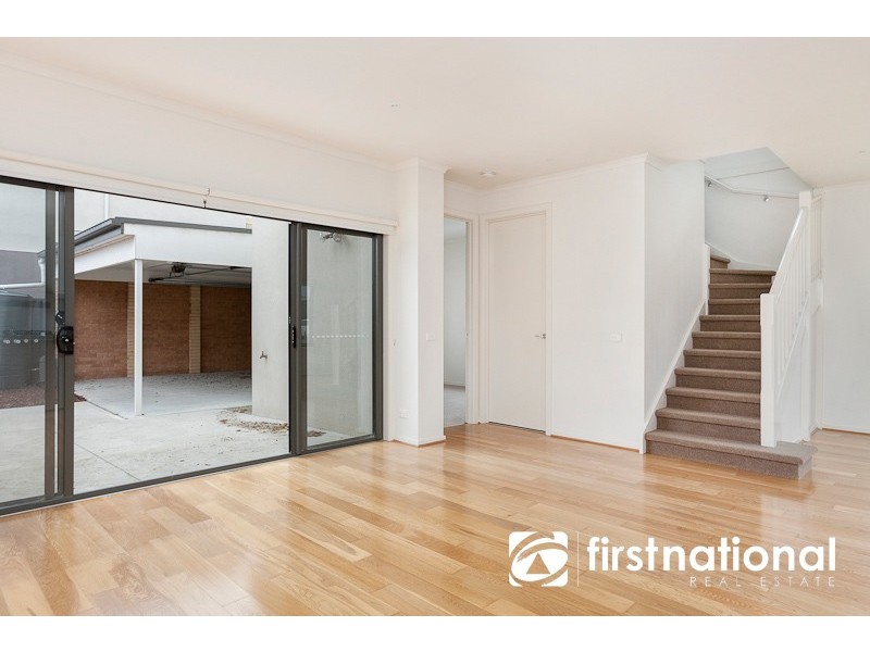40 Edgeware Close, Pakenham VIC 3810