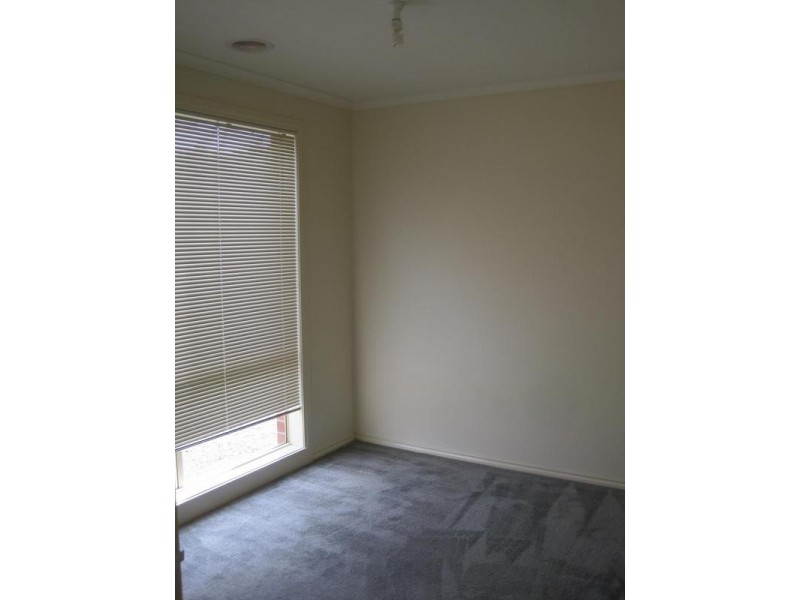 9 Torre Road, Pakenham VIC 3810