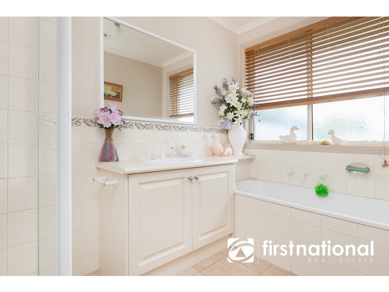 59 Oaklands Way, Pakenham VIC 3810