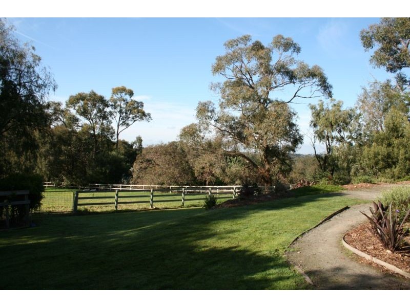 42 Girrahween Road, Maryknoll VIC 3812