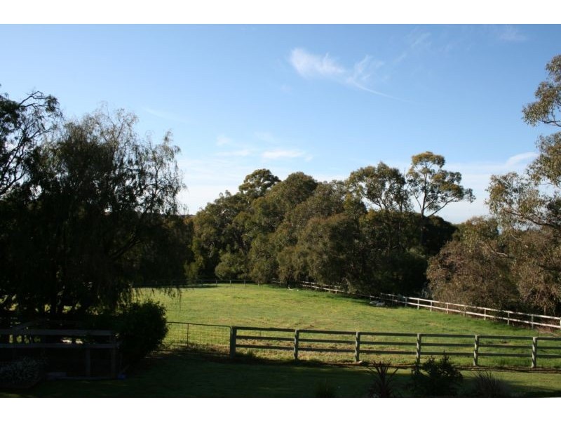 42 Girrahween Road, Maryknoll VIC 3812