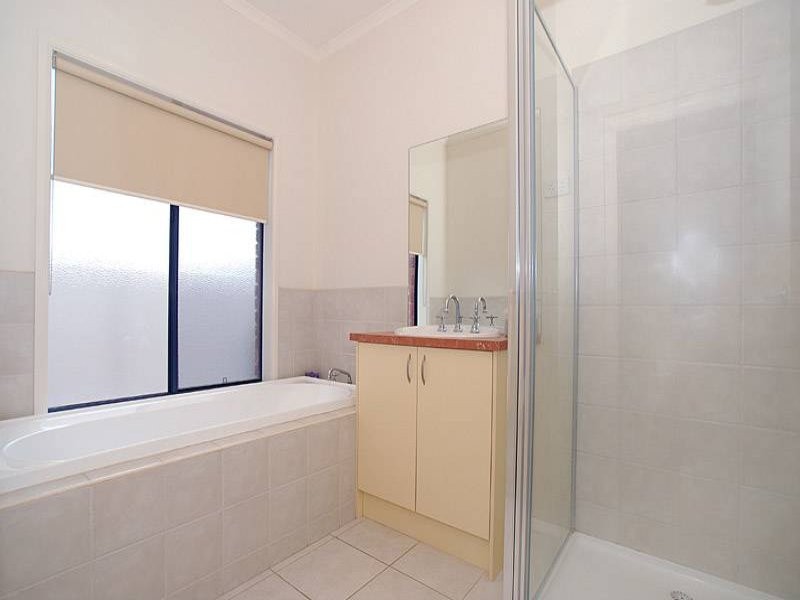 10 Howqua Place, Pakenham VIC 3810