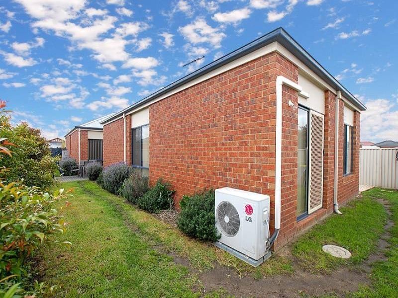 10 Howqua Place, Pakenham VIC 3810