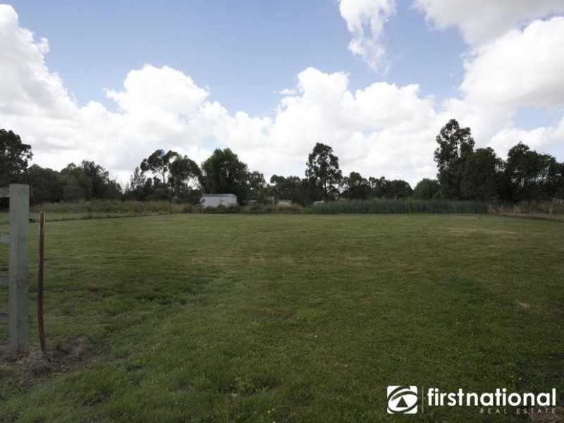 25 Richards Rd, Nar Nar Goon VIC 3812