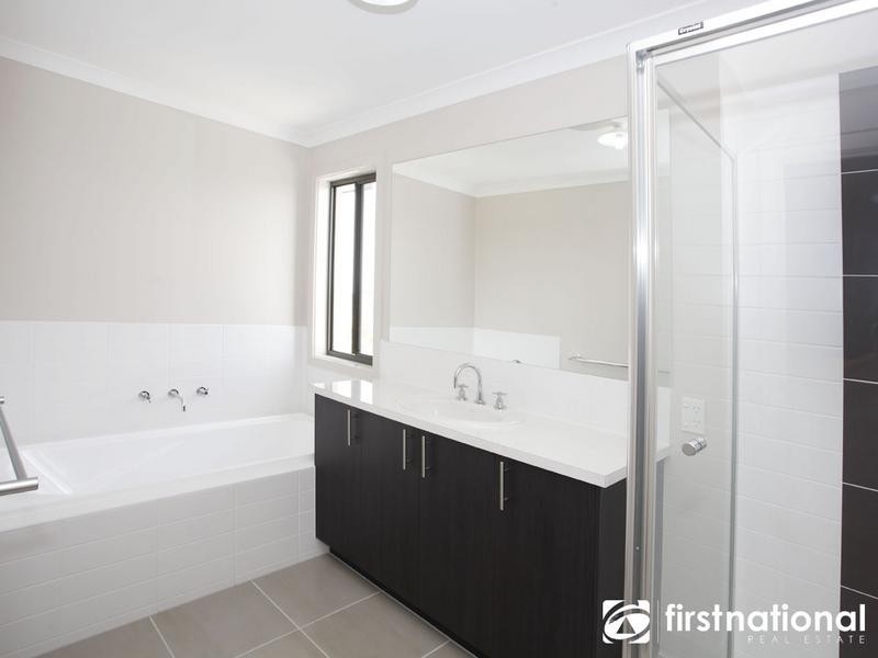 15/180 Henry Road, Pakenham VIC 3810