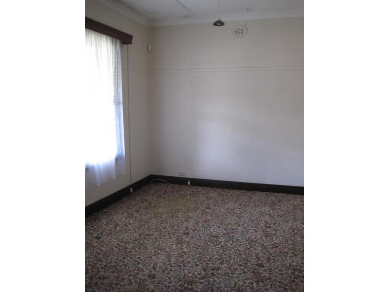 49 James Street, Pakenham VIC 3810